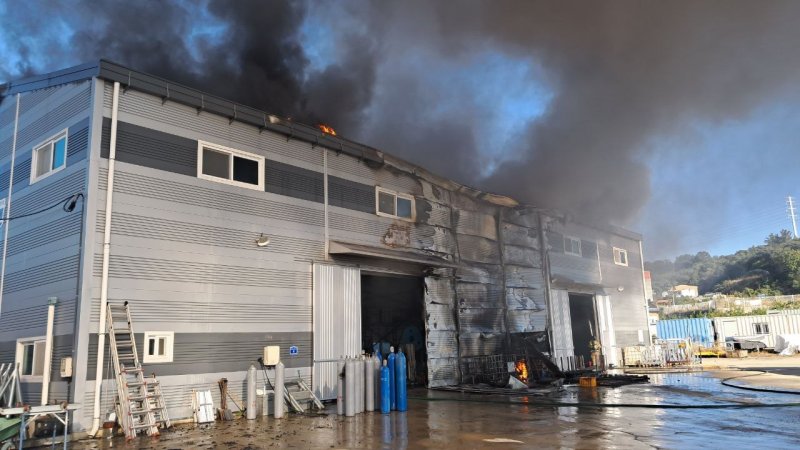 화재 현장. (경기도소방재난본부 제공. 재판매 및 DB 금지) 2025.10.27/뉴스1