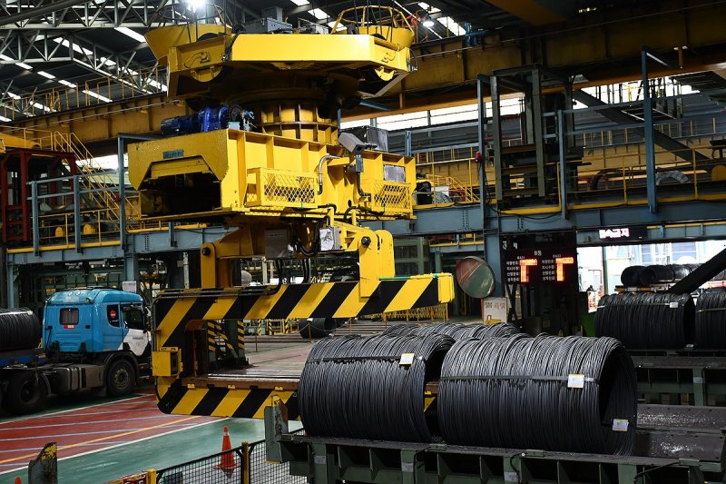 포스코, 코일 크레인 자동화 운송에 AI 기술 적용 (출처=연합뉴스)