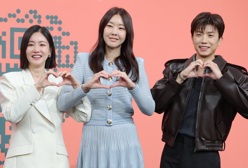 "왜 연하남에 빠지는지 깨달아"…한혜진·황우슬혜 푹 빠진 '누내여'(종합)