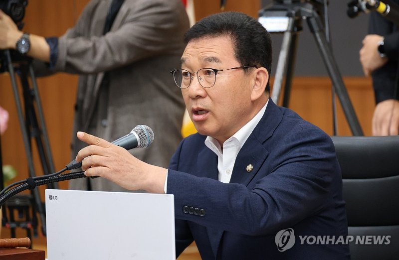 질타하는 신정훈 위원장 (출처=연합뉴스)