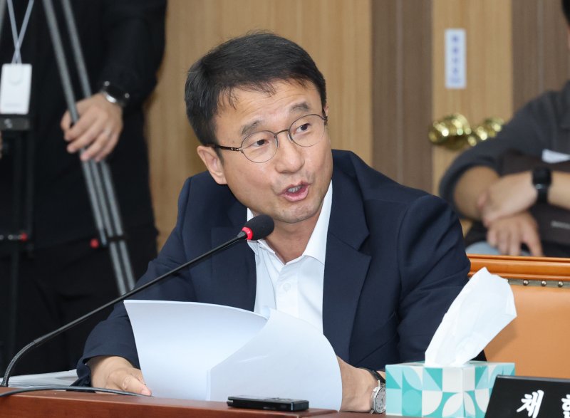 한병도 더불어민주당 위원이 국정감사에서 질의하고 있다. 2025.10.24/뉴스1 ⓒ News1 김기태 기자