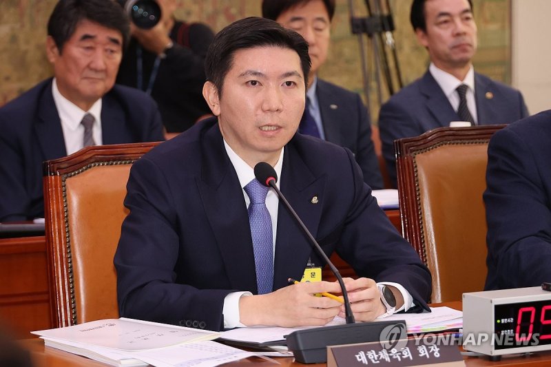 답변하는 유승민 대한체육회장 (출처=연합뉴스)