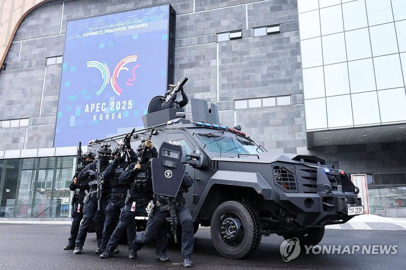 대테러 훈련하는 경찰 특공대 (출처=연합뉴스)