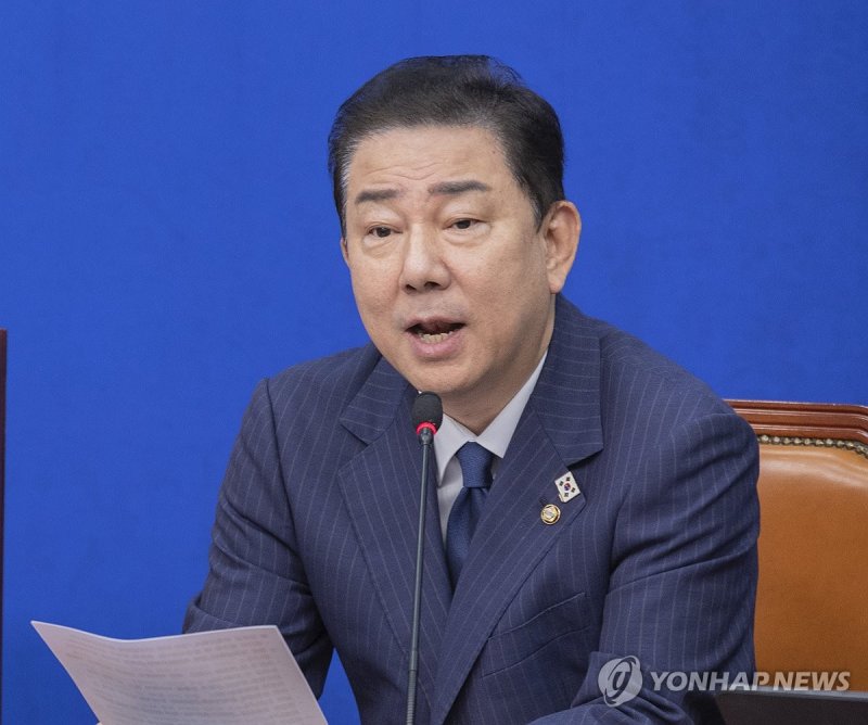 최고위원회의에서 발언하는 김병기 원내대표 (출처=연합뉴스)