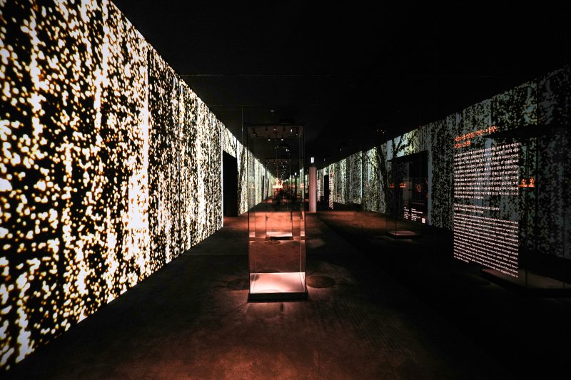 [경주=뉴시스] 국립경주박물관 특별전 '신라 금관, 권력과 위신'에서 전시되고 있는 교동 금관. (사진=국립경주박물관 제공) 2025.10.27. photo@newsis.com *재판매 및 DB 금지