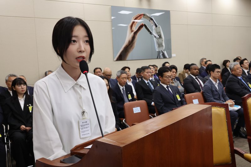 [서울=뉴시스] 김금보 기자 = 1000만명이 넘는 구독자를 보유한 먹방 유튜버 쯔양(박정원)이 자신을 협박하고 금전을 갈취한 유튜버 구제역(이준희)과 주작감별사(전국진)를 상대로 제기한 손해배상 소송 1심에서 일부 승소했다. 사진은 유튜버 쯔양. 2025.10.14. kgb@newsis.com