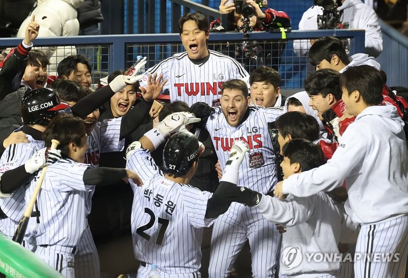 환호하는 박동원 (출처=연합뉴스)