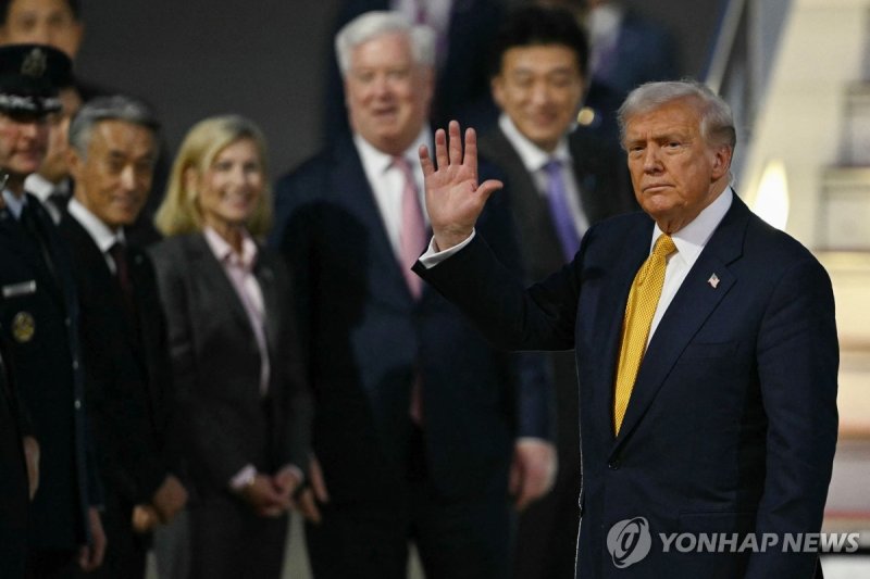 [고침] 국제(트럼프, 김정은에 집요하게 '러브콜'…"만나…) (출처=연합뉴스)