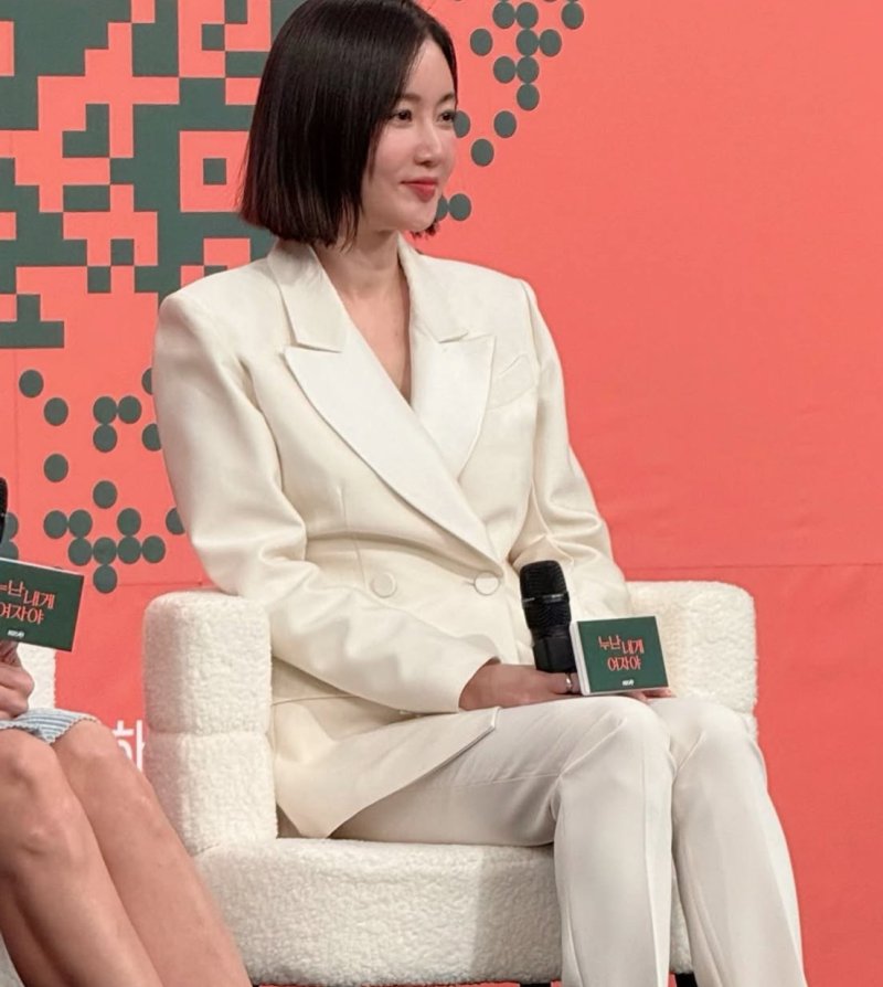 [서울=뉴시스] 배우 황우슬혜. (사진=황우슬혜 인스타그램 캡처) 2025.10.27. photo@newsis.com *재판매 및 DB 금지