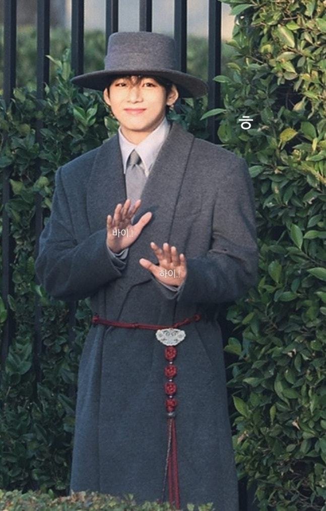 뷔, 사자보이즈 진우 실사판…여심 혼문 흔든 K-하이브리드룩 [N이슈]