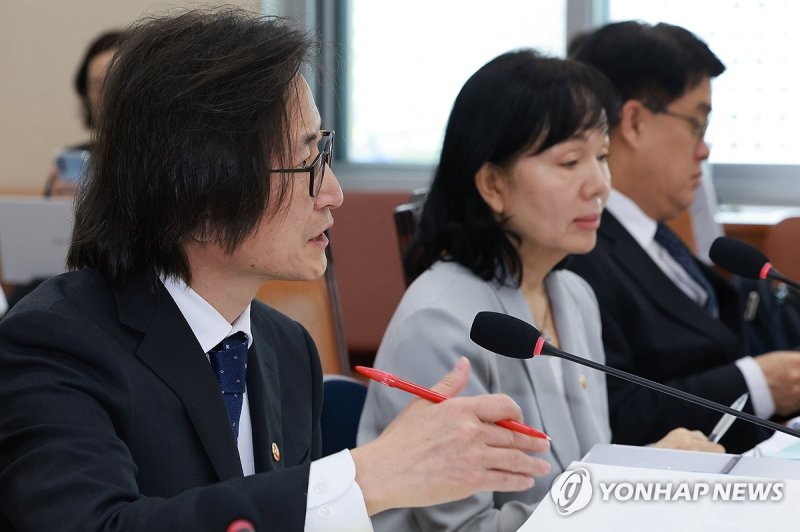 질의에 답변하는 주병기 공정거래위원장 (출처=연합뉴스)