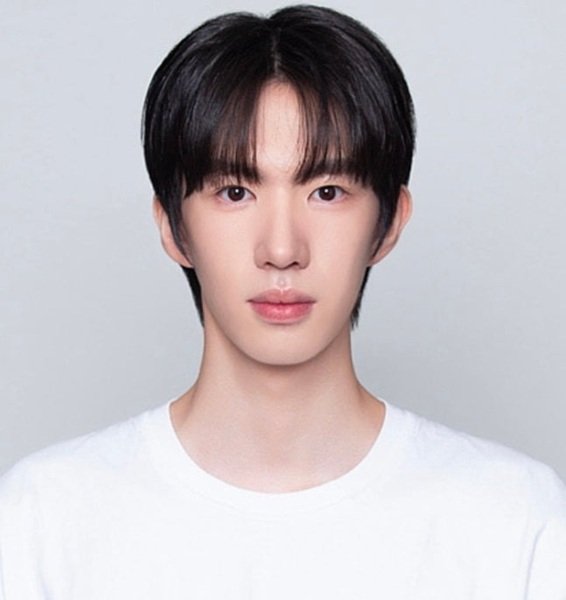 [서울=뉴시스] 신전떡볶이 창립주 겸 회장 하성호 대표의 손자 하민기. (사진=모덴베리코리아 제공) 2025.10.27. photo@newsis.com *재판매 및 DB 금지