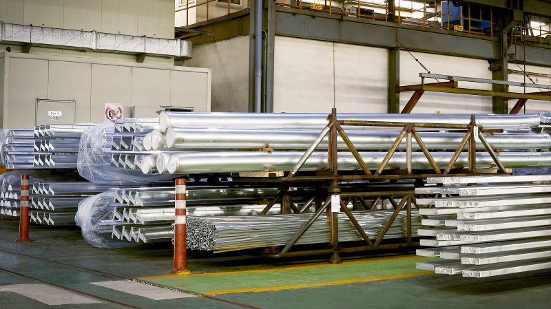 [서울=뉴시스] 세아항공방산소재의 고강도 알루미늄 소재들이 적재되어 있다. (사진=세아항공방산소재 제공) 2025.10.28. photo@newsis.com *재판매 및 DB 금지