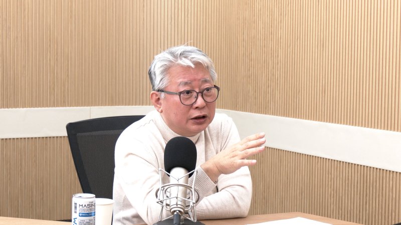 조응천 전 의원이 28일 뉴스1TV '팩트앤뷰'에 출연해 질문에 답하고 있다.