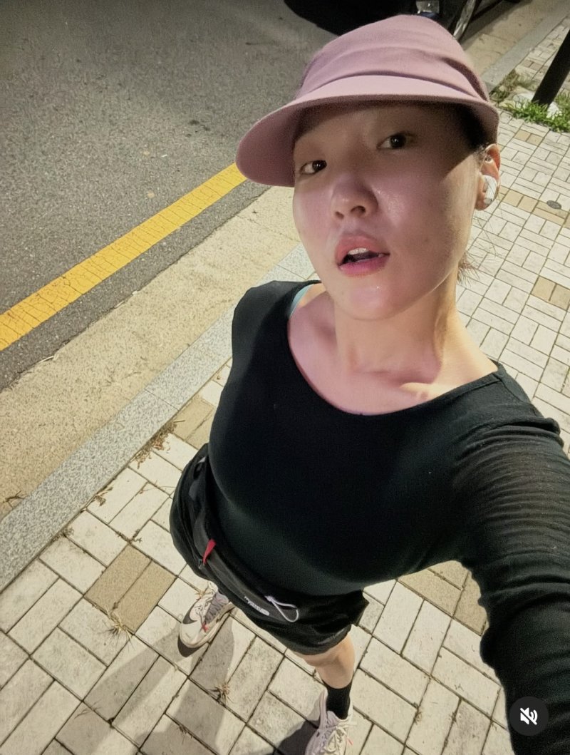 러닝 푹 빠진 이은지, 9kg 감량 후 군살 없는 몸매 자랑
