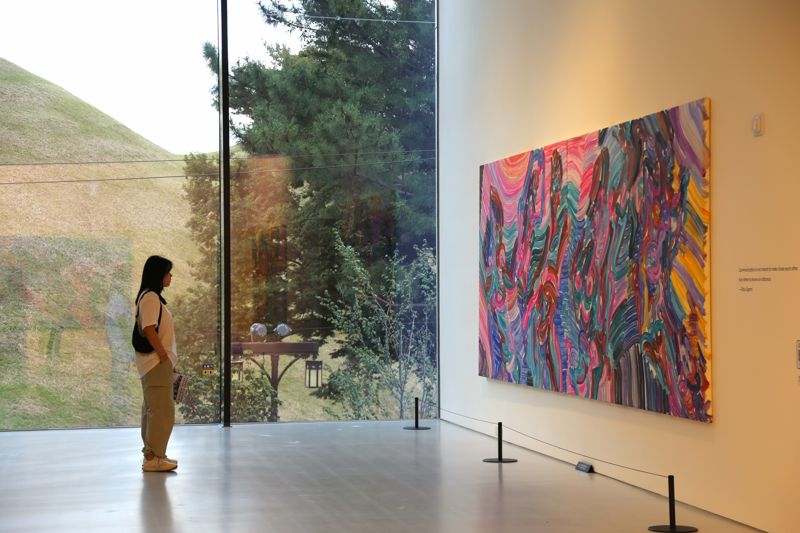 고분과 미술작품을 동시에 감상할 수 있는 오아르미술관