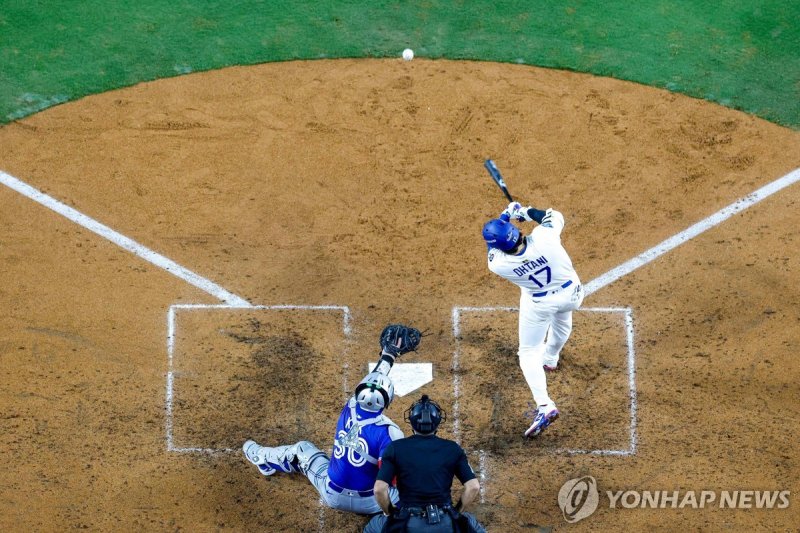 4안타 5볼넷으로 9출루를 펼친 오타니 쇼헤이 (출처=연합뉴스)