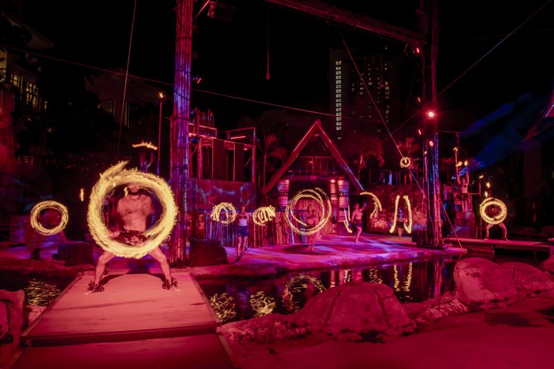 '태평양의 해적' 시그니처인 불쇼 / PIC괌 제공