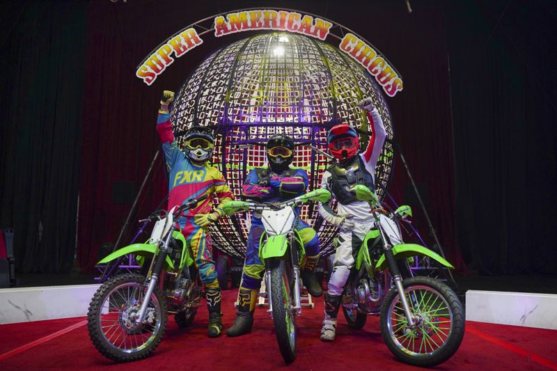 괌의 유일한 서커스 무대인 슈퍼 아메리칸 서커스.PIC제공