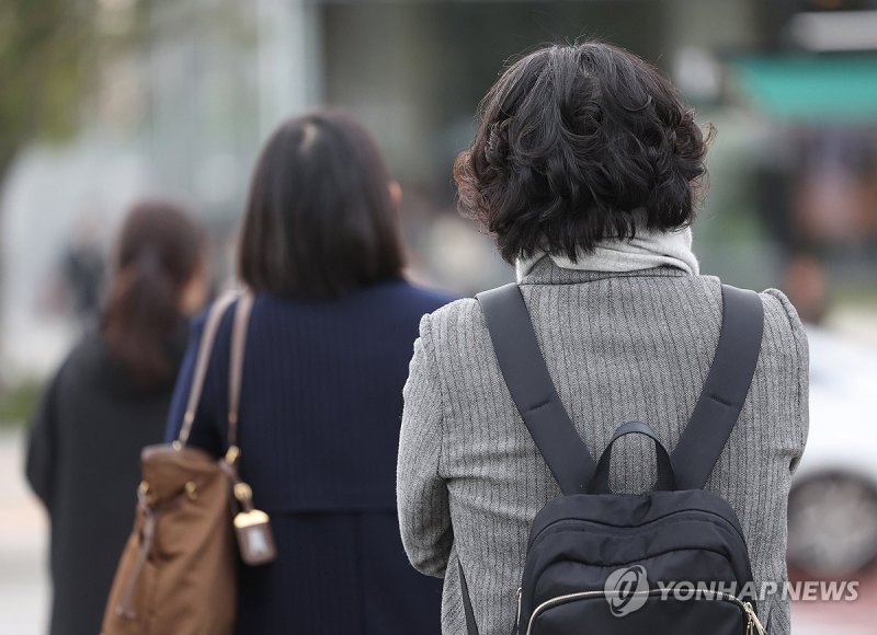 쌀쌀한 아침 (출처=연합뉴스)