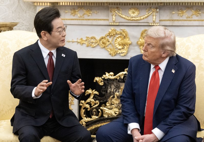 [워싱턴=뉴시스] 고범준 기자 = 이재명 대통령과 도널드 트럼프 미국 대통령이 지난 8월 25일(현지 시간) 미국 워싱턴DC 백악관에서 한미 정상회담을 하고 있다. 2025.10.29. bjko@newsis.com