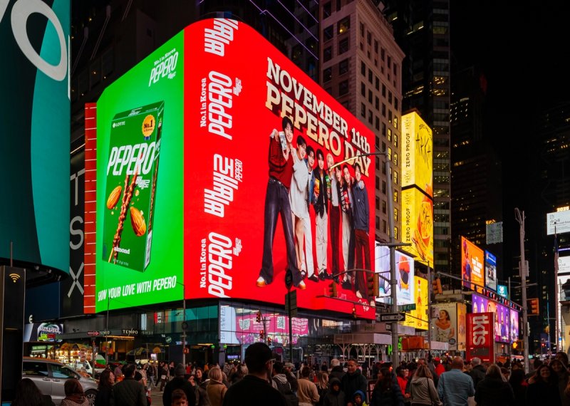 뉴욕 타임스스퀘어 TSX 브로드웨이 빌딩에 송출되는 빼빼로 광고 (출처=연합뉴스)