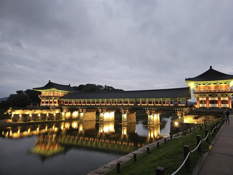 "수영장 필수, 5만원 주세요" 경주 펜션 사장 요구에 열받은 유튜버