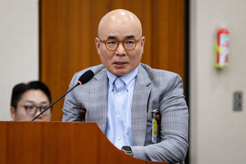 박마루 장애인기업종합지원센터장이 23일 서울 여의도 국회에서 열린 산업통상자원중소벤처기업위원회의 중소벤처기업진흥공단 등에 대한 국정감사에서 의원 질의에 답하고 있다. 2025.10.23/뉴스1 ⓒ News1 유승관 기자