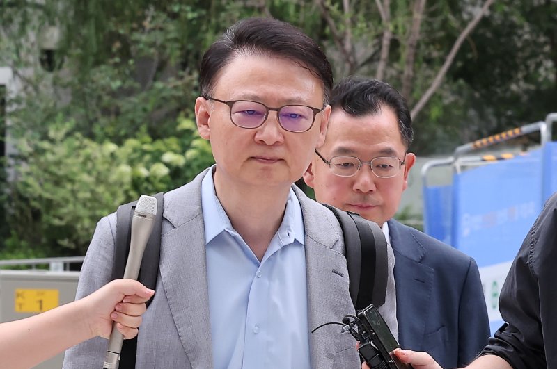 구세현 전 웰바이오텍 대표이사가 13일 서울 종로구 윤석열 전 대통령의 부인 김건희 여사 관련 의혹을 수사하는 민중기 특별검사팀 사무실에 조사를 받기 위해 출석하고 있다. 사진=뉴스1