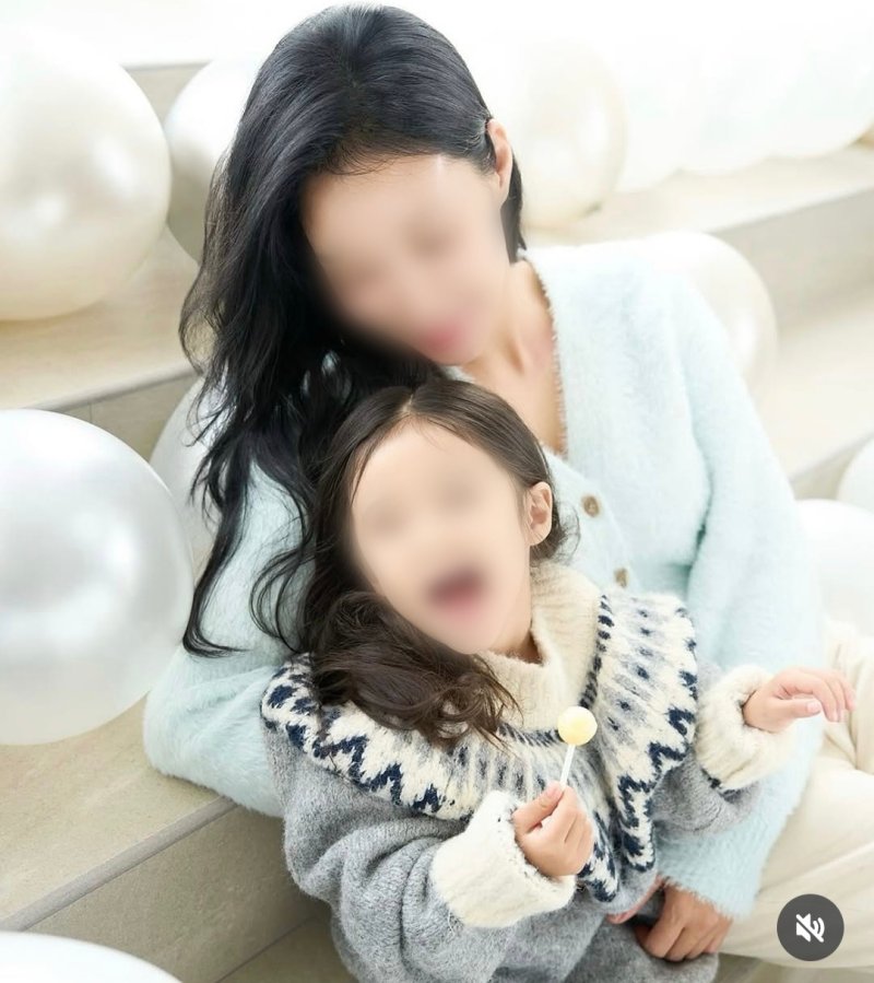 [서울=뉴시스] 배우 신현준이 아내·딸의 사진을 공개했다. (사진=신현준 인스타그램 캡처) 2025.10.29. photo@newsis.com *재판매 및 DB 금지