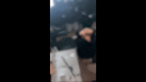 강도범행 당시 폭행 장면 (출처=연합뉴스)