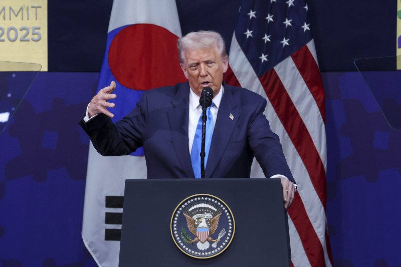 [경주=뉴시스] 추상철 기자 = 도널드 트럼프 미국 대통령이 29일 경북 경주예술의전당에서 열린 아시아태평양경제협력체(APEC) CEO 써밋에서 특별연설을 하고 있다. (공동취재) 2025.10.29. photo@newsis.com