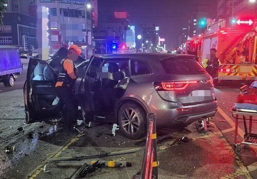 군대 휴가 아들 보러 간 엄마, 음주운전 20대 남자의 벤츠에...