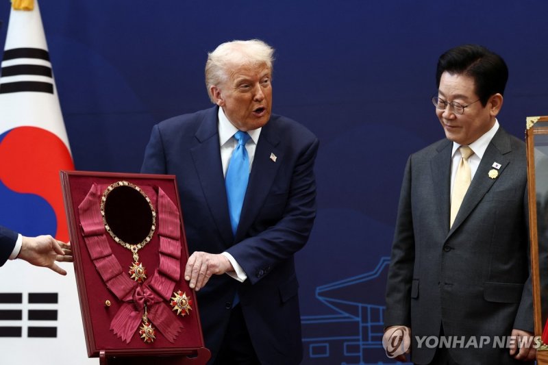 李대통령, 트럼프에 무궁화대훈장 수여 (출처=연합뉴스)
