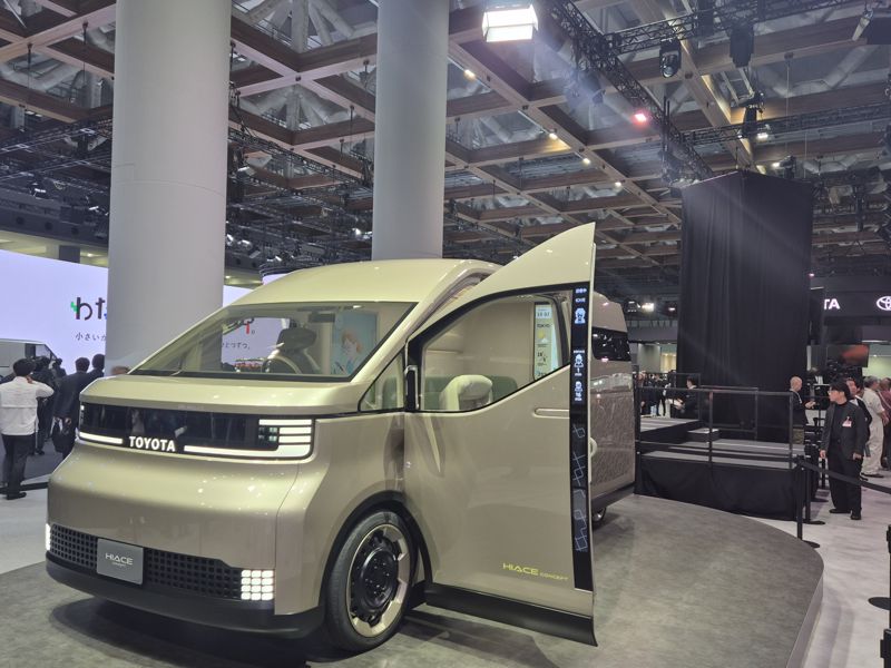 토요타, 럭셔리 끝판왕 ‘센추리’ 독립..렉서스는 ‘공간’ 재해석