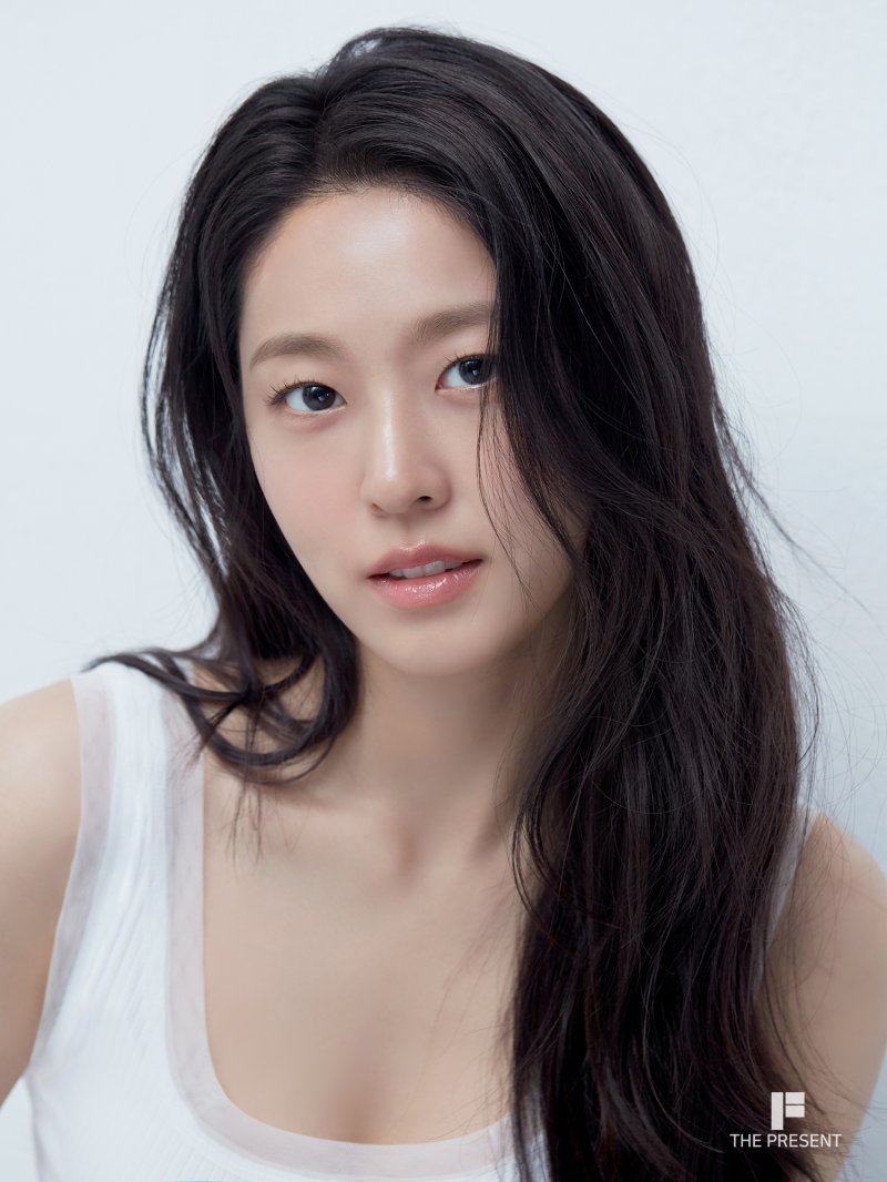 새 소속사 찾은 김설현, 새 프로필 공개…청초한데 섹시하네