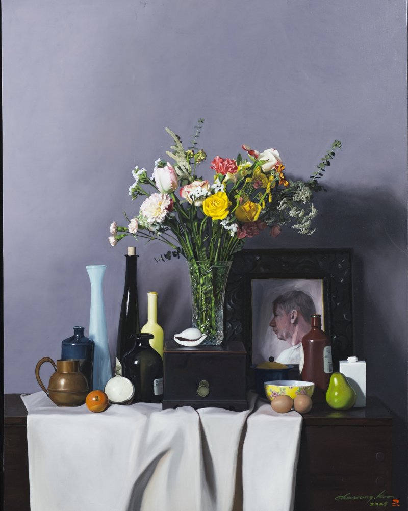 구자승, 꽃이 있는 정물 2025 Oil on canvas 116x90.9cm-s *재판매 및 DB 금지