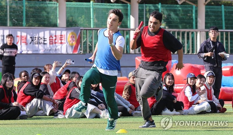 외국인 유학생 계주 경기 (출처=연합뉴스)