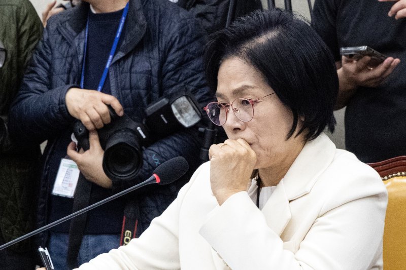 29일 서울 여의도 국회에서 열린 과학기술정보방송통신위원회 과학기술정보통신부 등에 대한 국정감사에서 최민희 위원장이 굳은 표정을 짓고 있다. 2025.10.29/뉴스1 ⓒ News1 이승배 기자