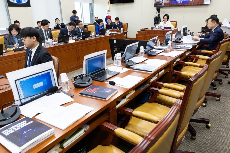 29일 서울 여의도 국회에서 열린 과학기술정보방송통신위원회 과학기술정보통신부 등에 대한 국정감사에서 국민의힘 위원들의 빈자리가 보이고 있다. 2025.10.29/뉴스1 ⓒ News1 이승배 기자