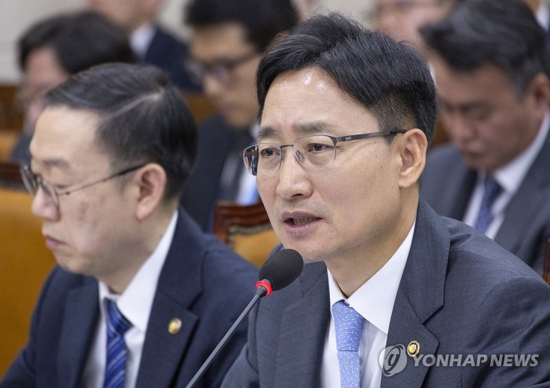 종합 국정감사에서 답변하는 임광현 국세청장 (출처=연합뉴스)