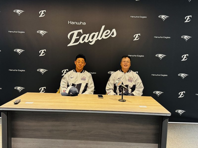 1999년 한화 우승을 합작한 구대성(오른쪽)과 조경택.ⓒ News1 서장원 기자