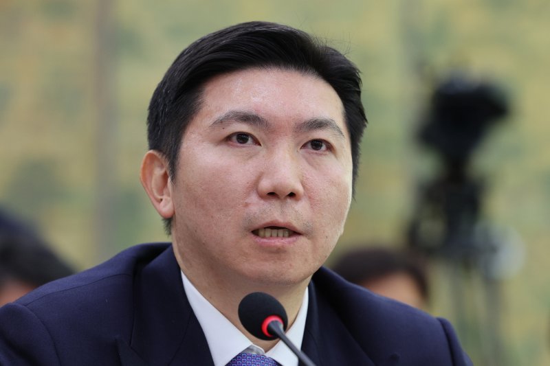 유승민 대한체육회장이 27일 서울 여의도 국회 문화체육관광위원회에서 열린 대한체육회 등에 대한 국정감사에서 의원 질의에 답변하고 있다. 2025.10.27/뉴스1 ⓒ News1 신웅수 기자