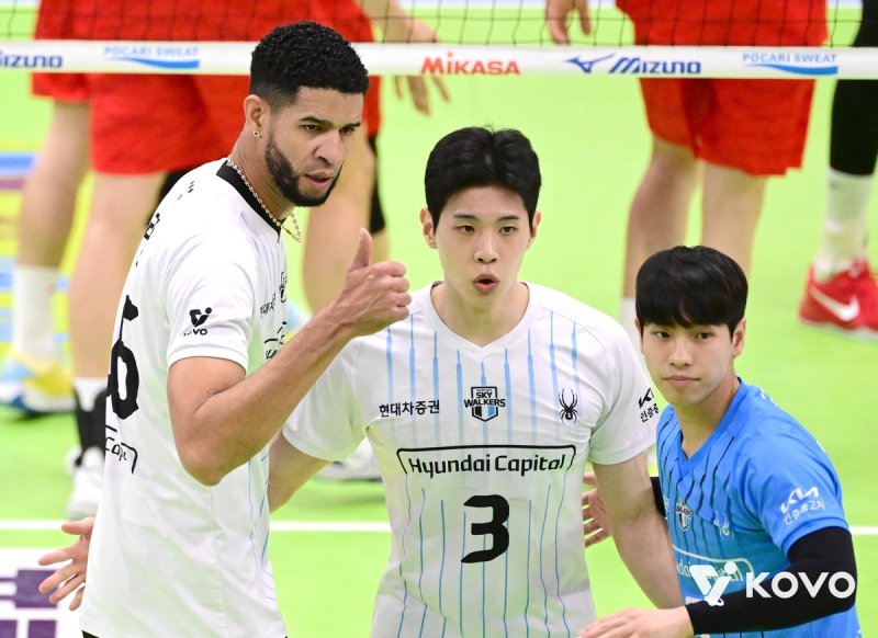 개막 3연승을 달린 현대캐피탈 (출처=연합뉴스)