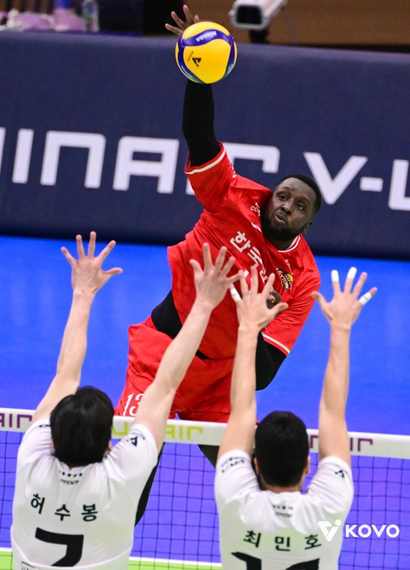 양 팀 최다 24득점에도 웃지 못한 한국전력 베논 (출처=연합뉴스)