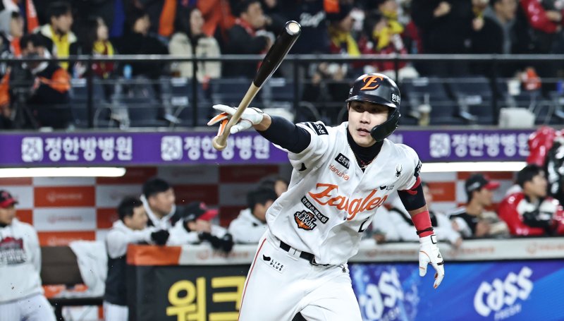 한화의 가을이 돌아왔다…‘26년 만의 홈 승리’에 대전이 폭발했다