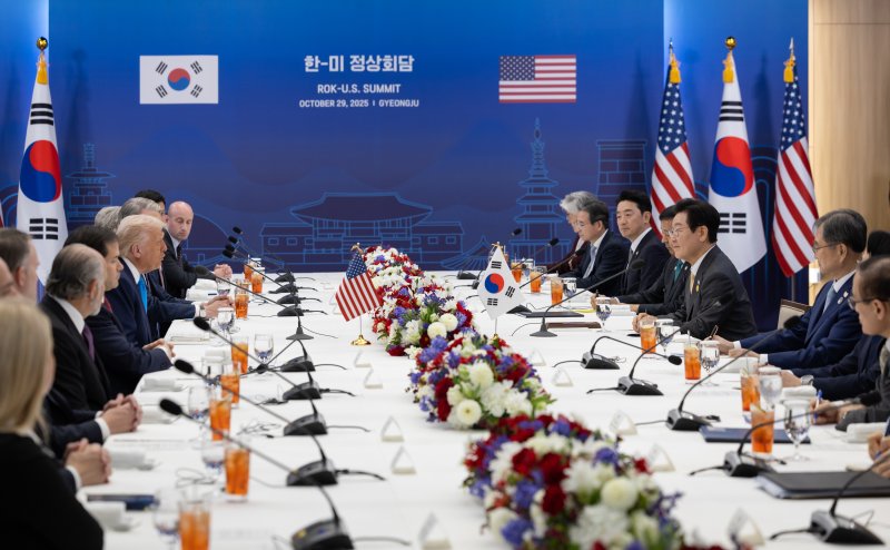 이재명 대통령과 도널드 트럼프 미국 대통령이 29일 경북 경주박물관에서 한미 확대 오찬회담을 하고 있다. (대통령실 제공. 재판매 및 DB 금지) 2025.10.29/뉴스1 ⓒ News1 허경 기자