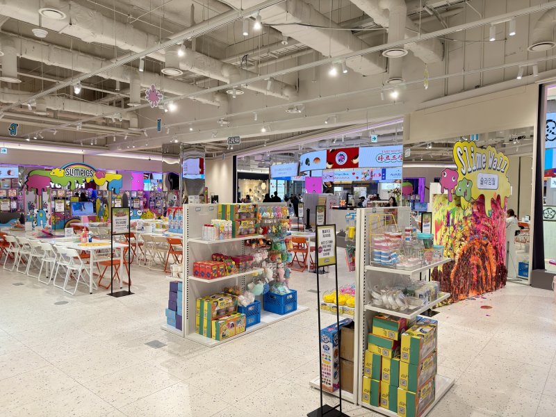 슬라라 슬라임 페스티벌 팝업스토어 전경. (HDC아이파크몰 제공).
