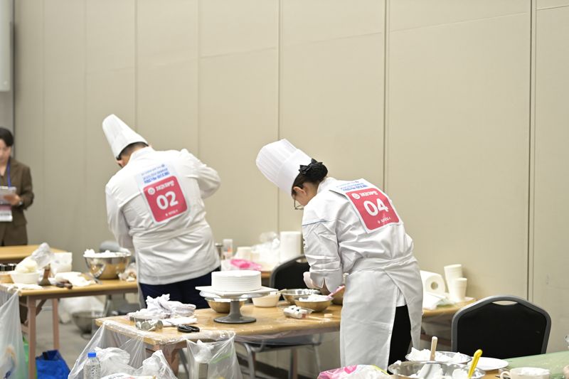 부산 장애학생들이 최근 부산항국제전시컨벤션센터(BPEX)에서 열린 ‘2025 전국 장애학생 직업기능 경진대회’ 등에서 우수한 성적을 거두고 있다. 부산시교육청 제공