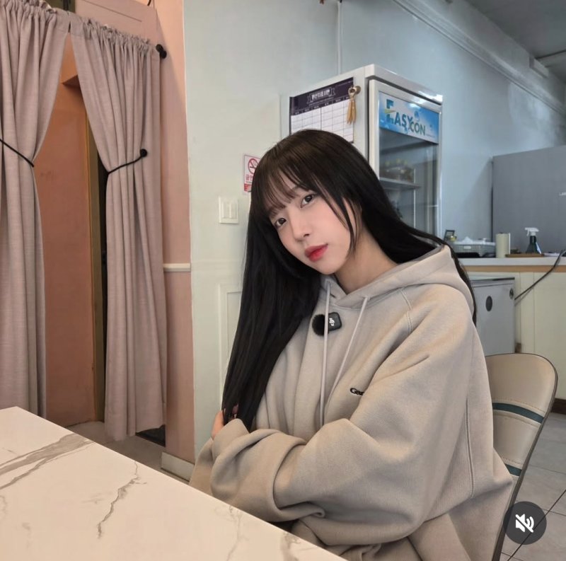 쯔양, 의류 사업가 변신…귀여운 매력 발산